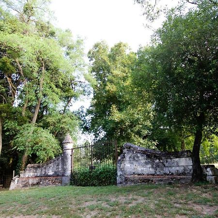 Le Logis Du Pressoir Chambre D'Hotes Bed & Breakfast In Beautiful 18Th Century Estate In The Heart Of The Loire Valley With Heated Pool And Extensive Grounds Les Bois-d'Anjou Exterior foto